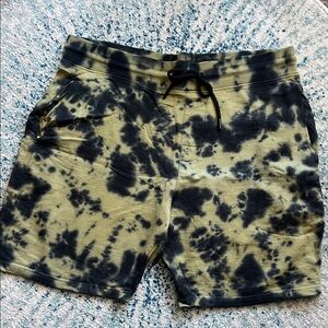 Men’s tie dye jogger shorts yellow